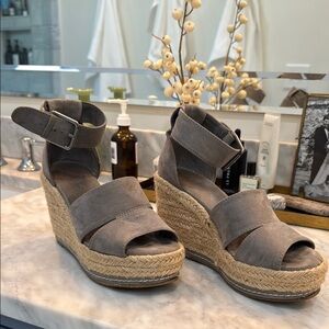 Women's Tan Wedge Sandals